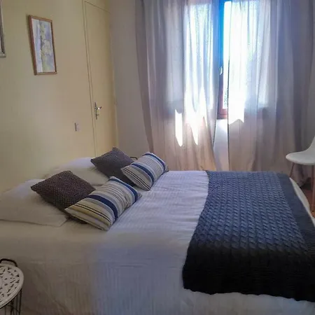 Avec Vue Imprenable Sur La Cite