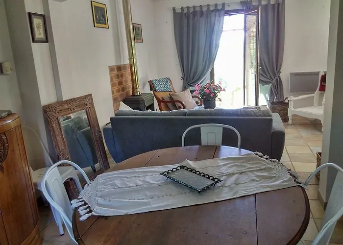 Avec Vue Imprenable Sur La Cite