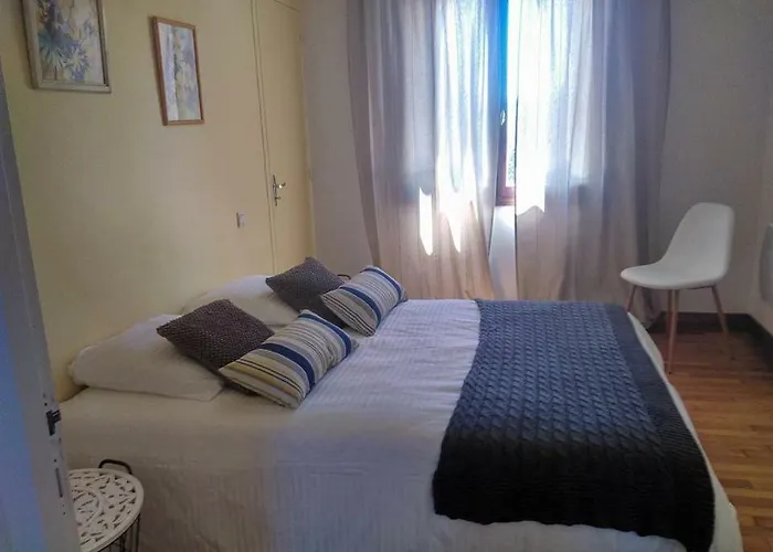 Avec Vue Imprenable Sur La Cite